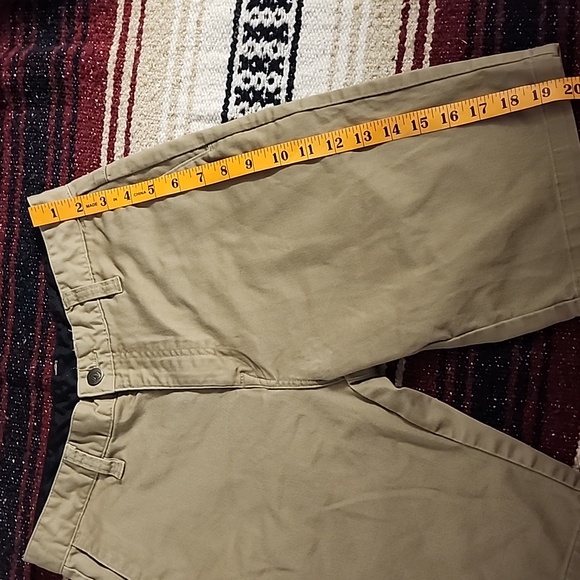 🔴 🔚🔜 SALE Volcom Khaki Shorts. - Picture 4 of 9